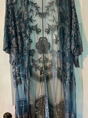 She + Sky Lace Overlay Kimono - Gray